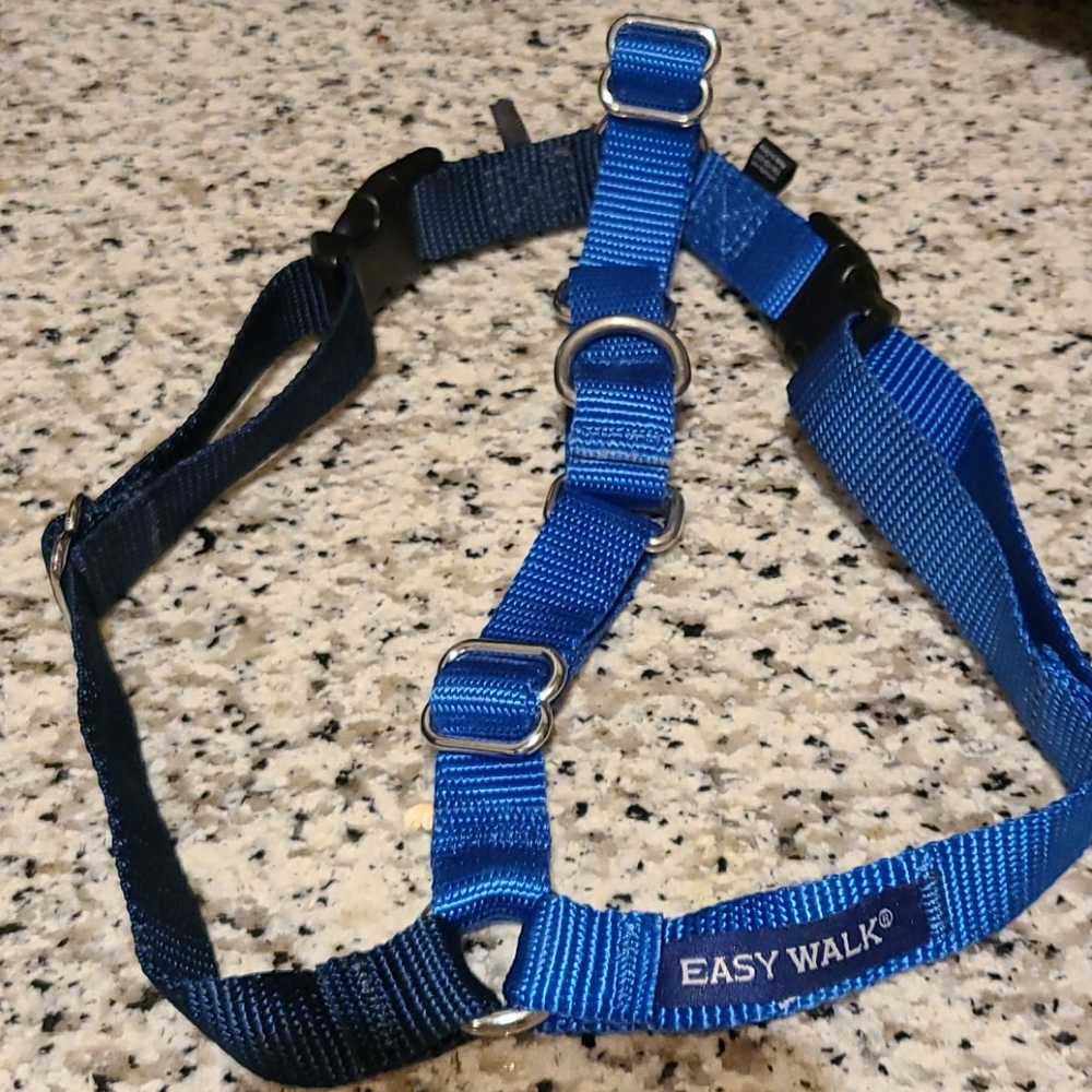 NWOT Easy Walk harness size medium